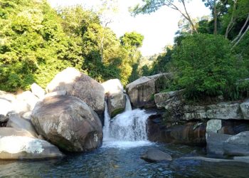 Air Terjun Batirai: Berkaca Pada Alam di Hulu Air Sungai Pinang | Pelesiran